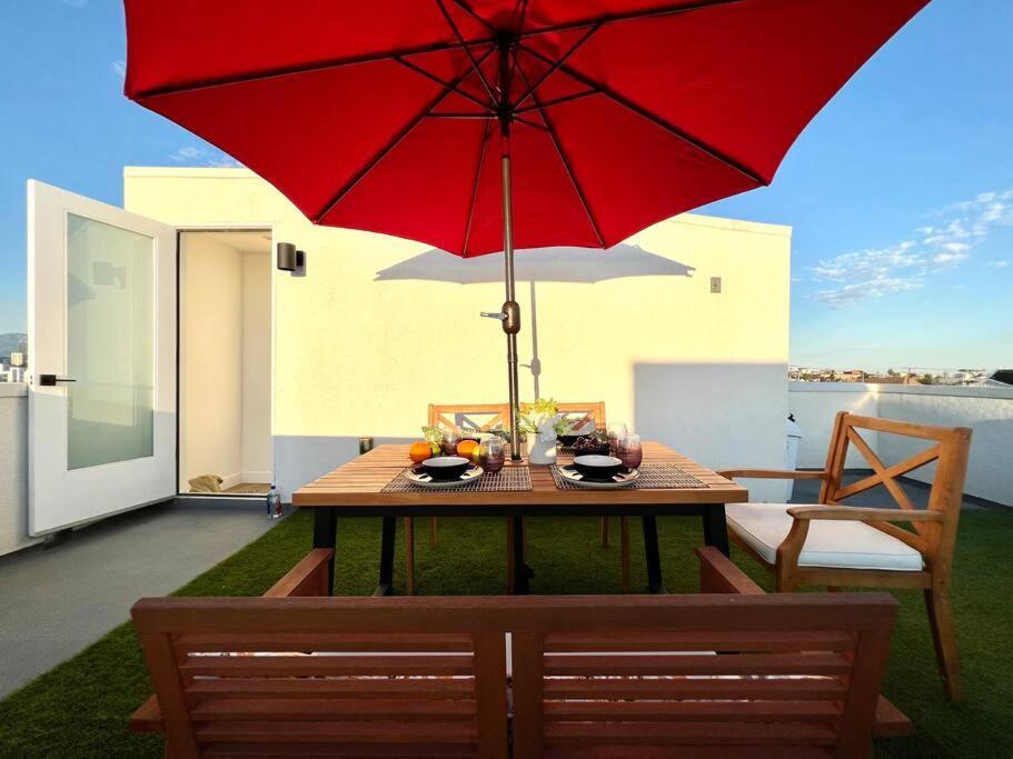 Luxury K-Town Dwelling With Private Rooftop Deck. Лос-Анджелес Экстерьер фото