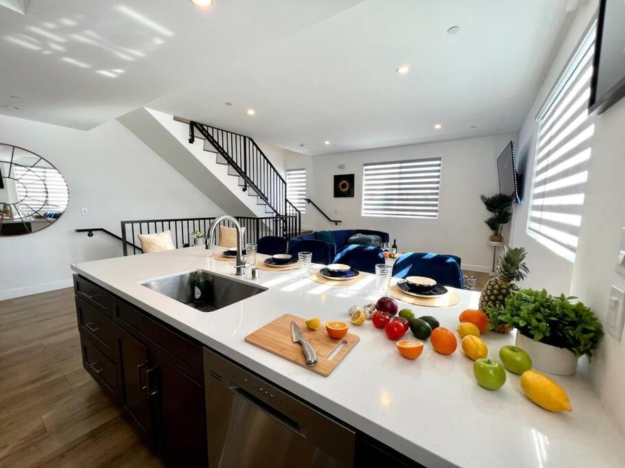 Luxury K-Town Dwelling With Private Rooftop Deck. Лос-Анджелес Экстерьер фото